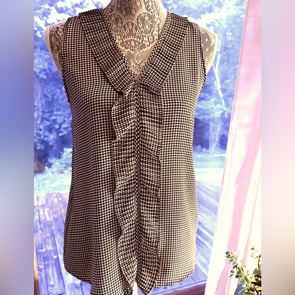 🚩Banana Republic Black & White  Houndstooth Top.Size: XS